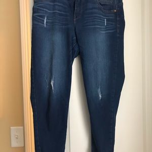 Ripped jeans. D-Democory